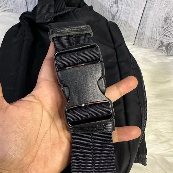 BURBERRY classic plaid belt bag / body bag in black - Picture 11 of 16